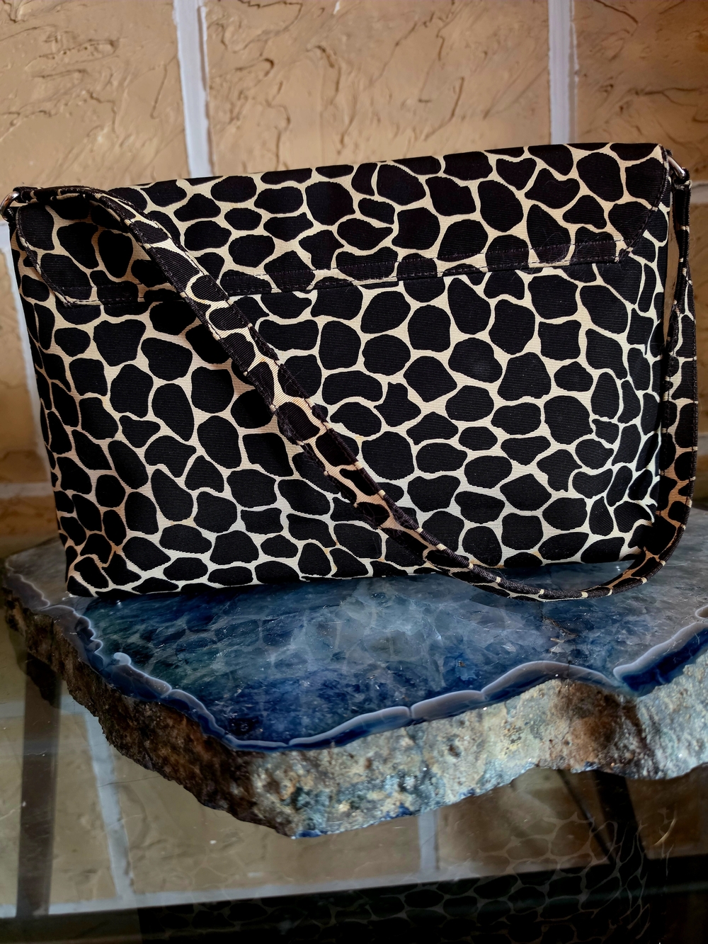 Kate Spade Black & Cream Giraffe Print Shoulder Bag - Picture 4 of 7